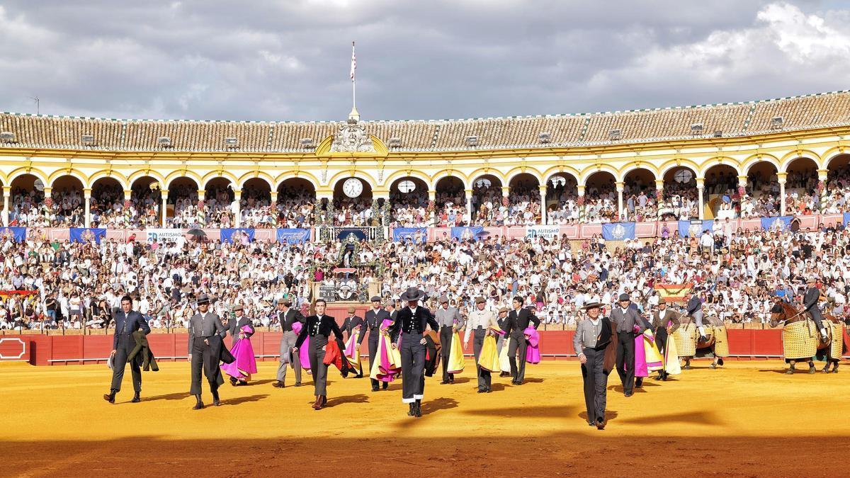 Cornada Roca Rey Talavante se lleva el triunfo y la cornada en el festival benéfico de ...
