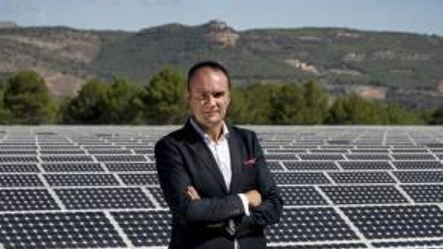 Marcos J. Lacruz, presidente de Avaesen, en un parque solar.