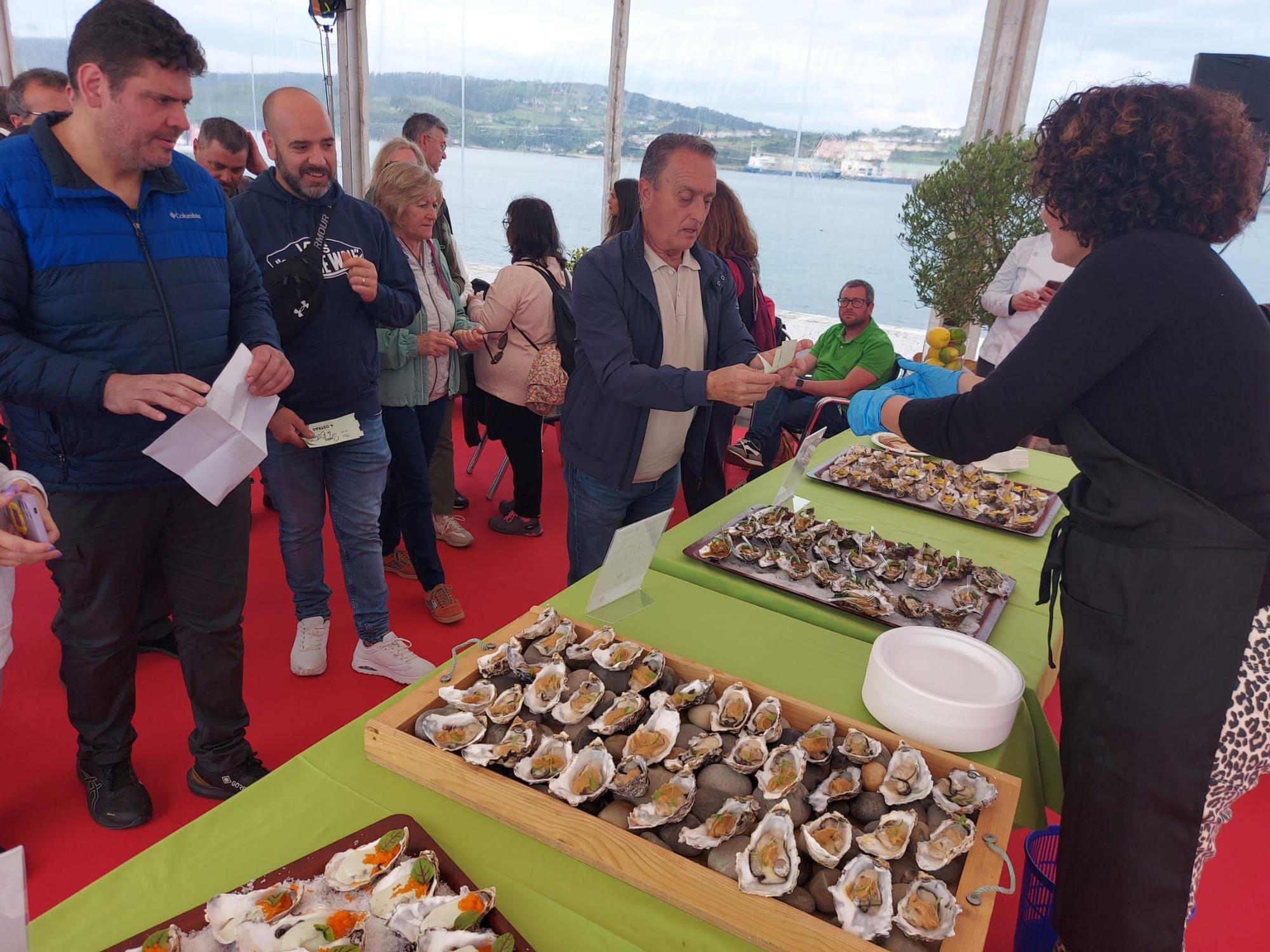 En imágenes: El festival gastronómico "Somos la ostra" llena Castropol
