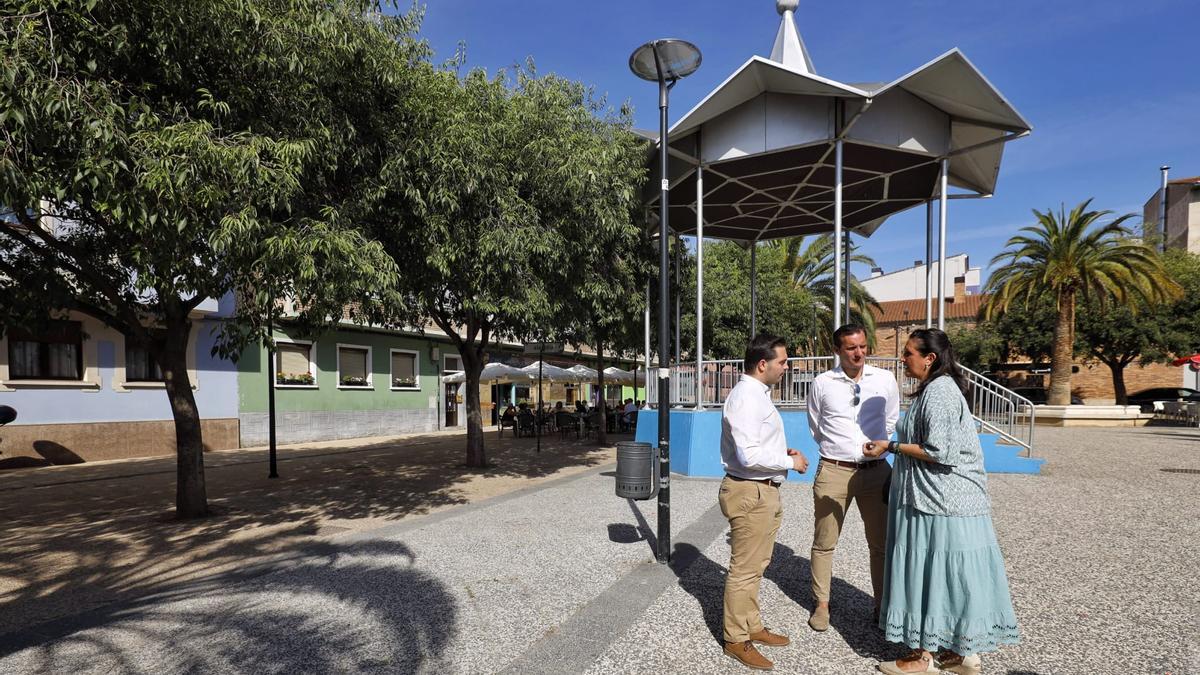 La plaza de Casetas se ha peatonalizado tras invertir 96.000 euros.