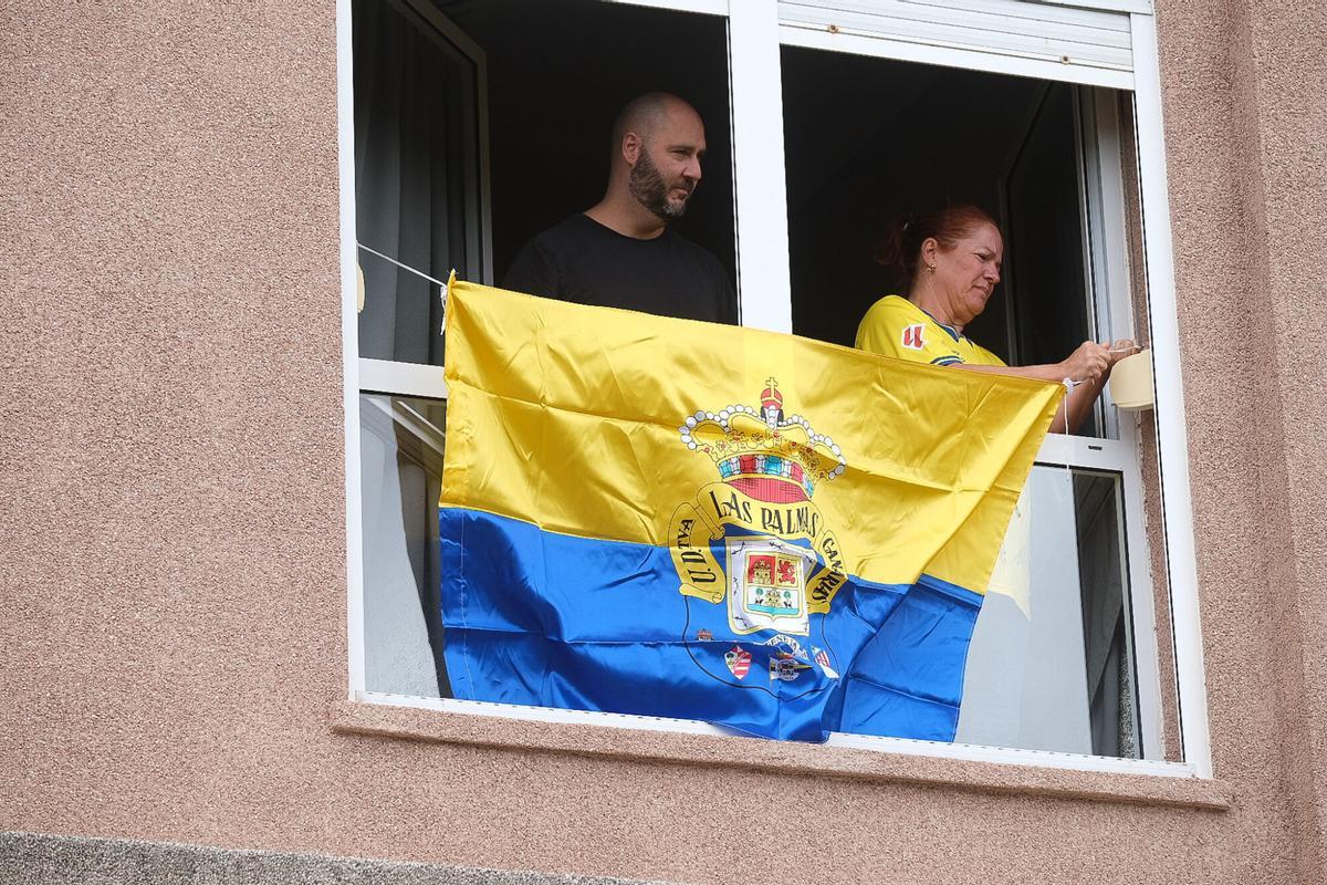 UD Las Palmas: bajada de la guagua por Fondos de Segura