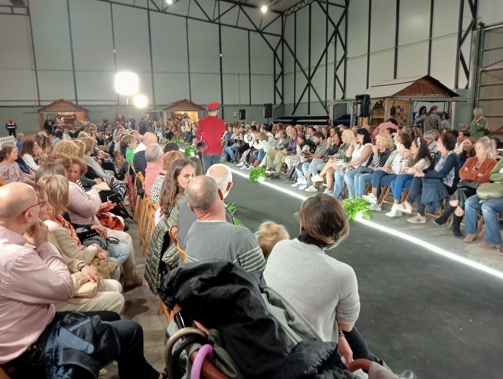 La pasarela de la moda de Laviana, un éxito con 400 participantes