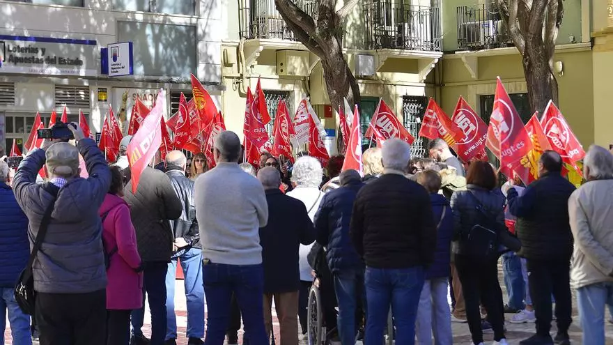 Los sindicatos exigen en Elche que paren los desahucios y se refuerce el Ingreso Mínimo Vital
