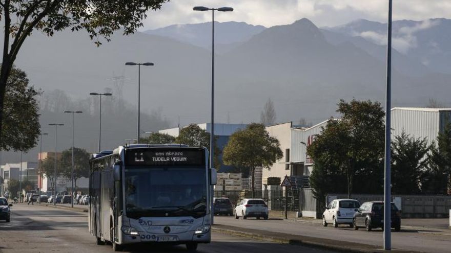 Acceso al polígono en transporte público. | Pablo Solares