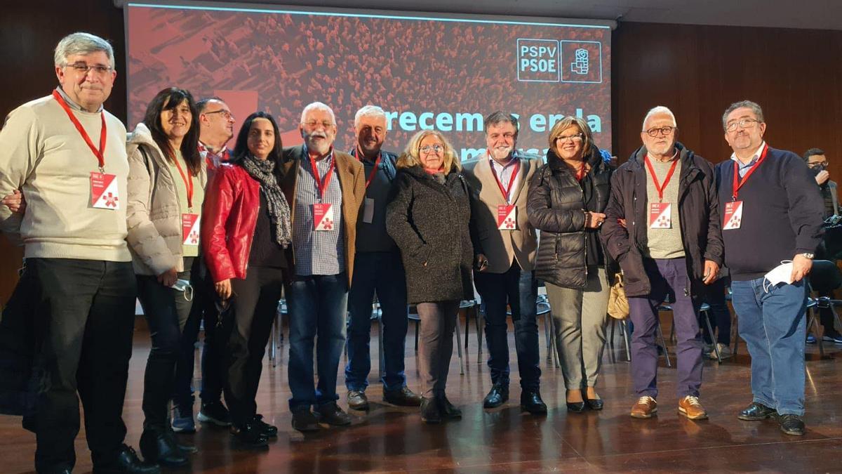La delegación socialista de Villena con Fulgencio Cerdán tras su elección como nuevo secretario general comarcal.