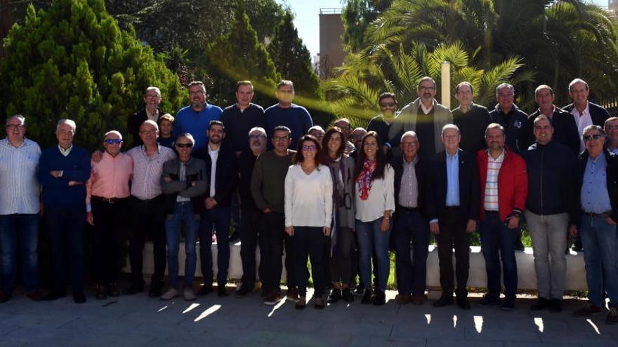 Los participantes en el encuentro festero