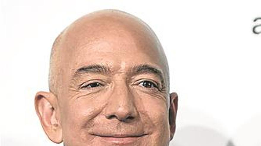 El hermano de la amante de Bezos filtró los SMS