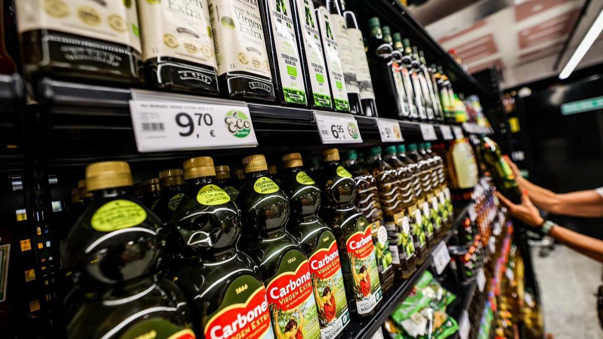 Precio del aceite de oliva, ¿por qué el aceite del super es tan barato?