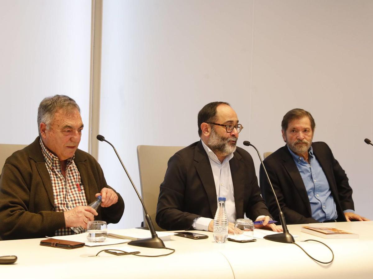Por la izquierda, Fernando García, Eduardo Lagar y Javier Fernández.