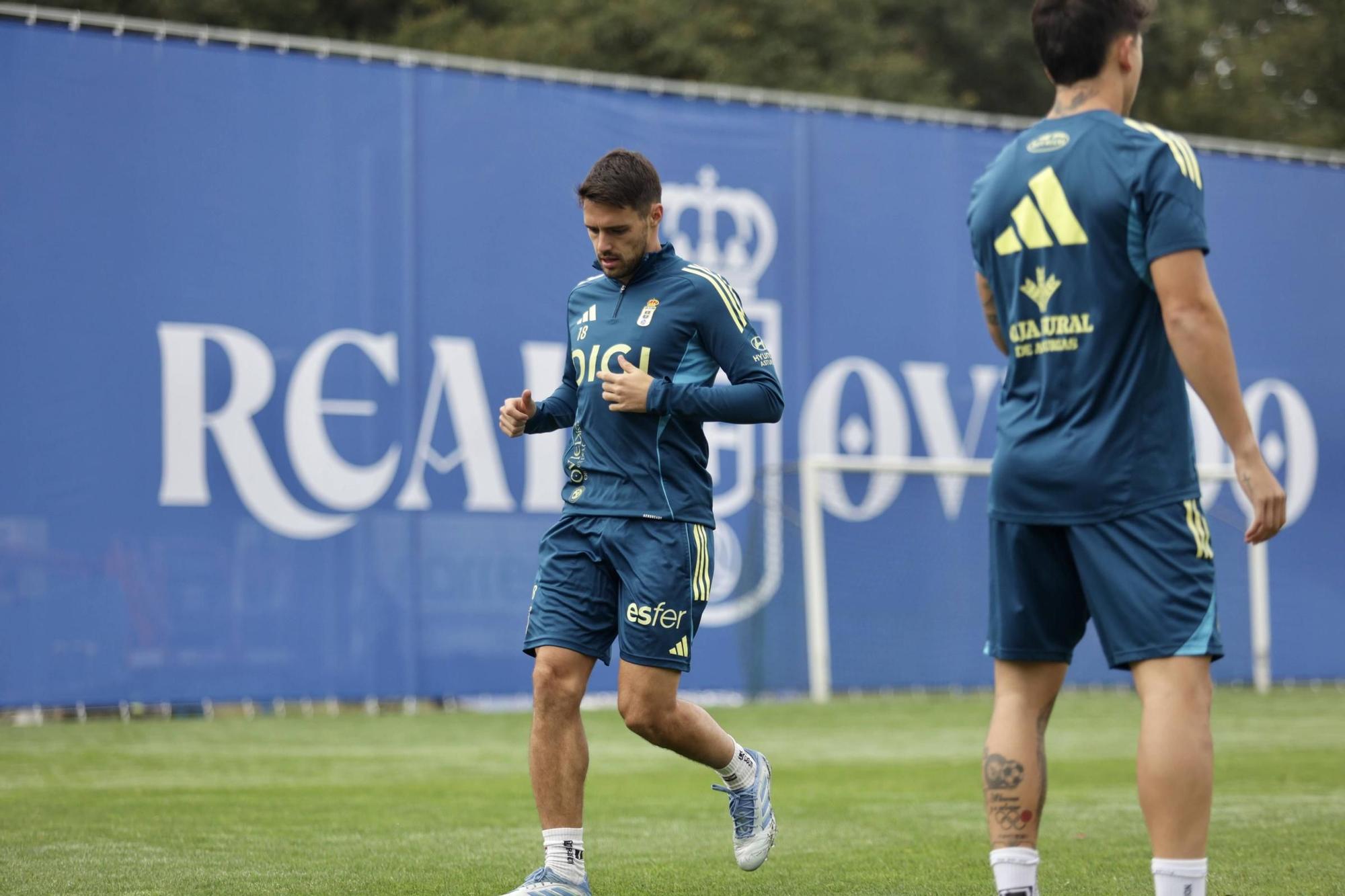 EN IMÁGENES: Así fue el primer entrenamiento de Luis Carrión al frente del Real Oviedo