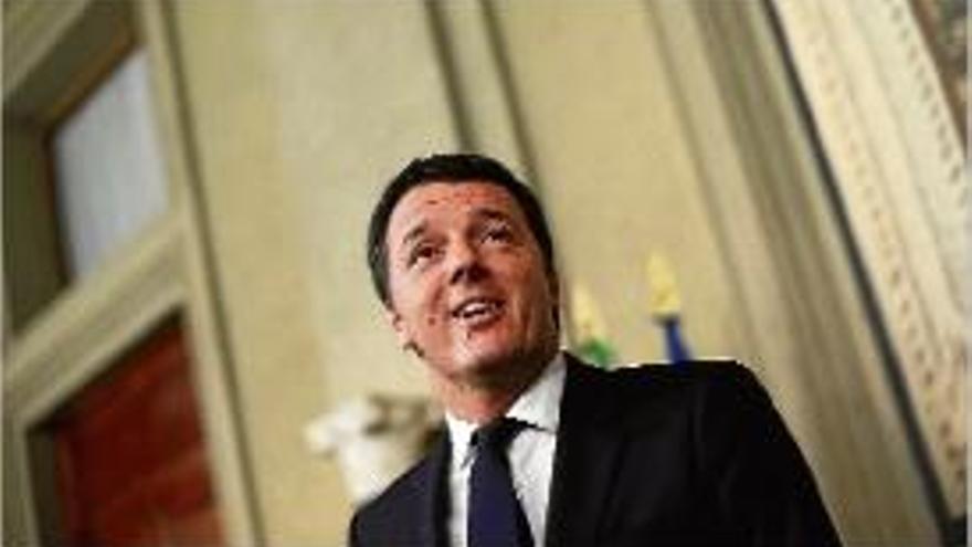 Renzi troba &quot;miserable&quot; la decisió del diari italià de regalar el llibre.