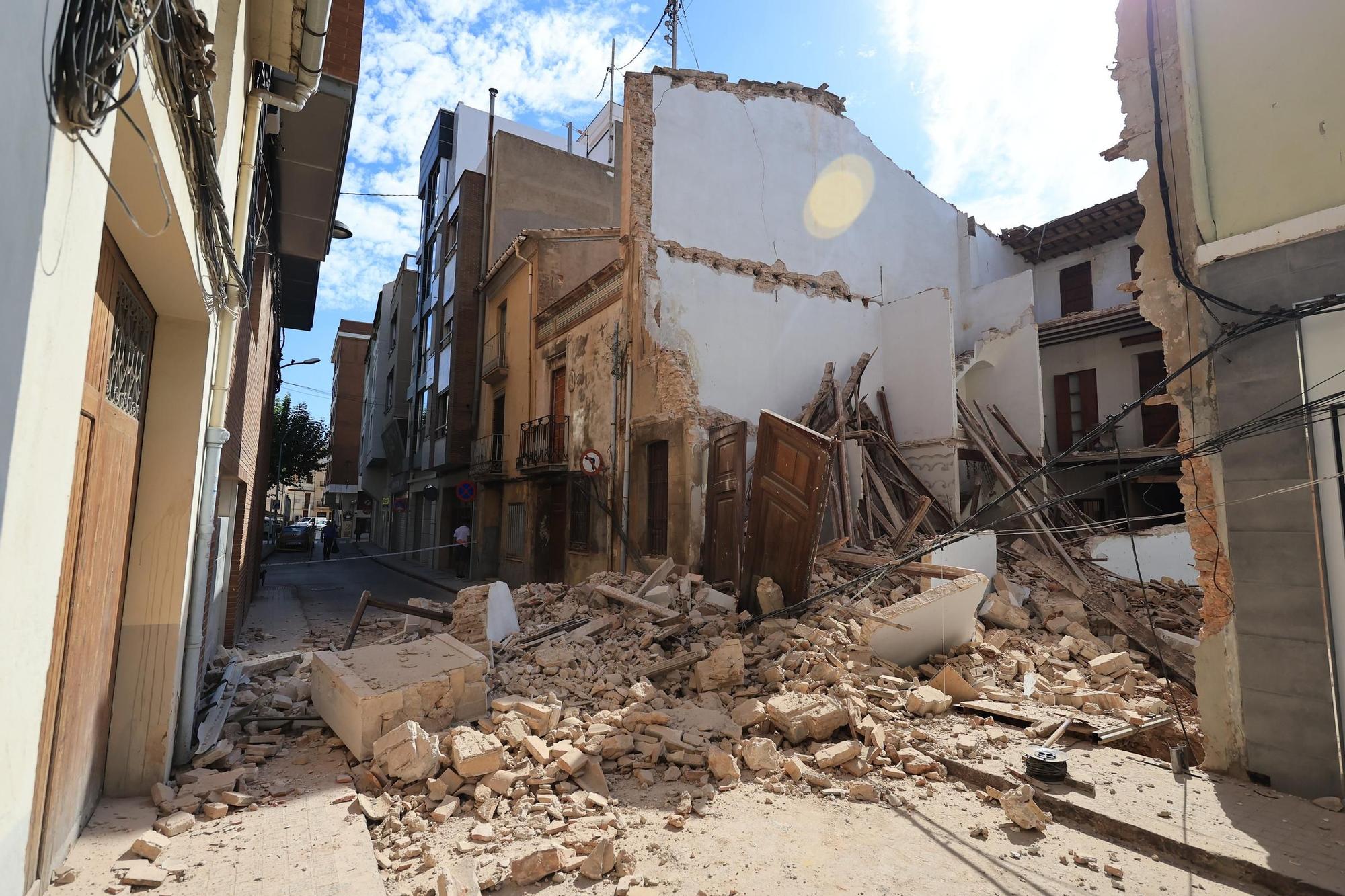 Galería de fotos: Espectacular derrumbe de dos casas en el centro de Vila-real