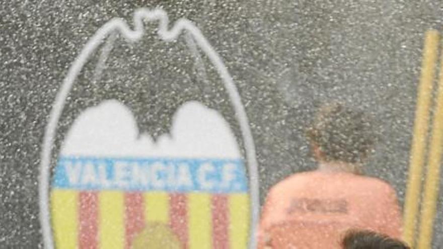 El futuro del Valencia CF está entre el Plan Gloval de Salvo o la venta de las acciones