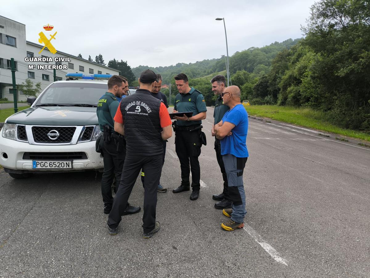 Efectivos de la Guardia Civil en el operativo de búsqueda
