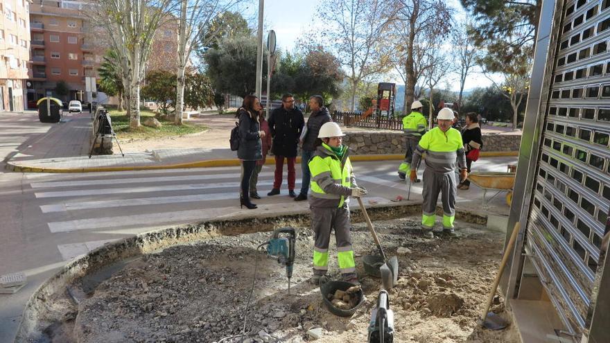 Un plan de empleo en Caravaca permite la mejora de aceras de dos barrios