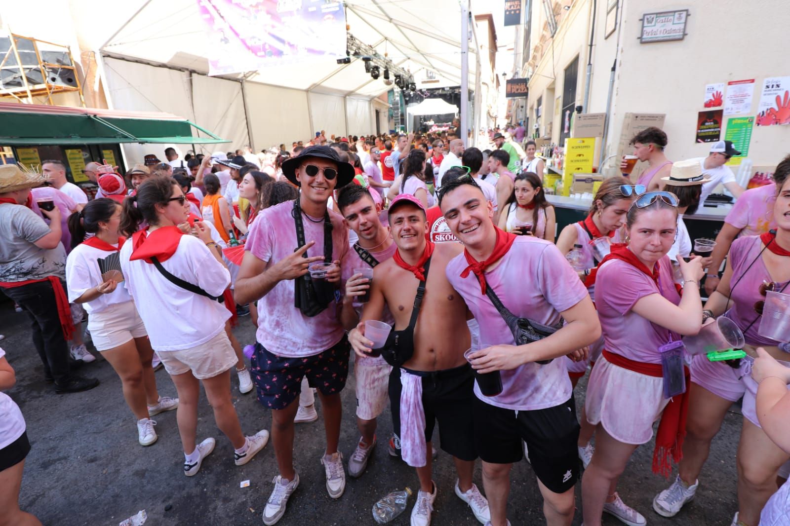 Gran ambiente en unas multitudinarias fiestas de La Vaquilla de Teruel