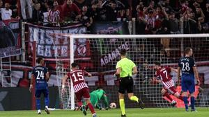 Resumen, goles y highlights del Olympiacos 2 - 1 West Ham de la jornada 3 de la fase de grupos de la Europa League