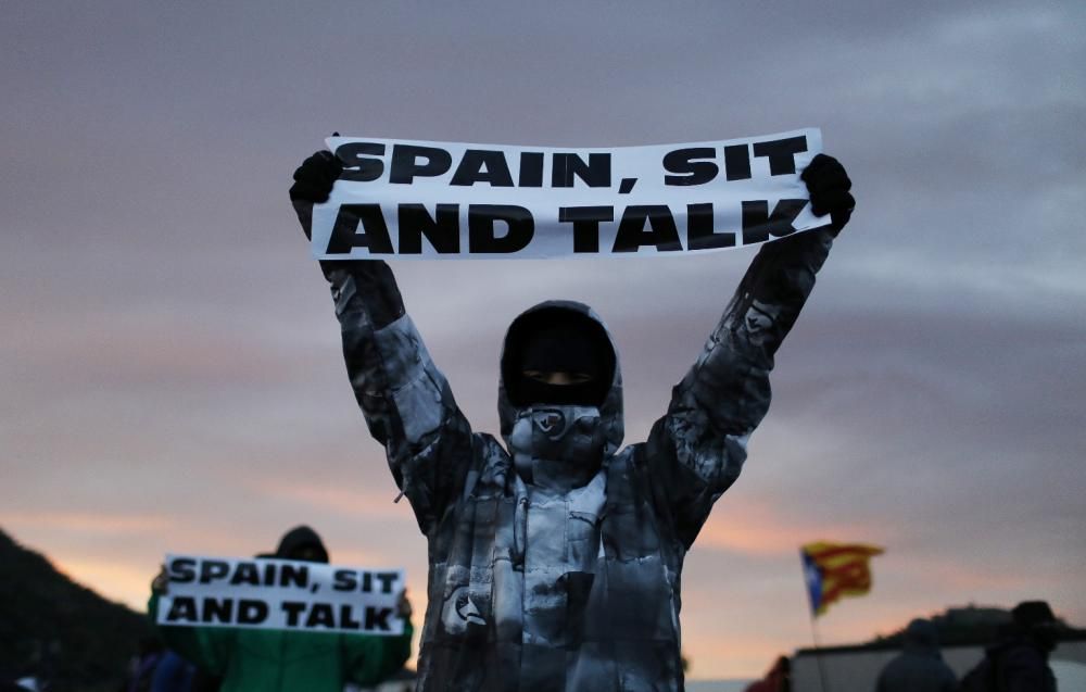 La Gendarmeria francesa retira els manifestants de