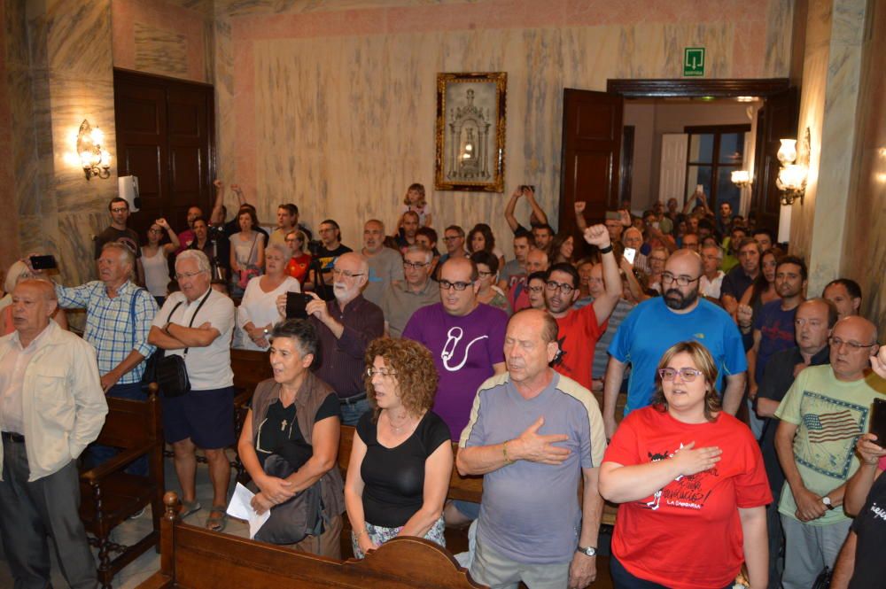 El ple de Berga dóna suport al referèndum