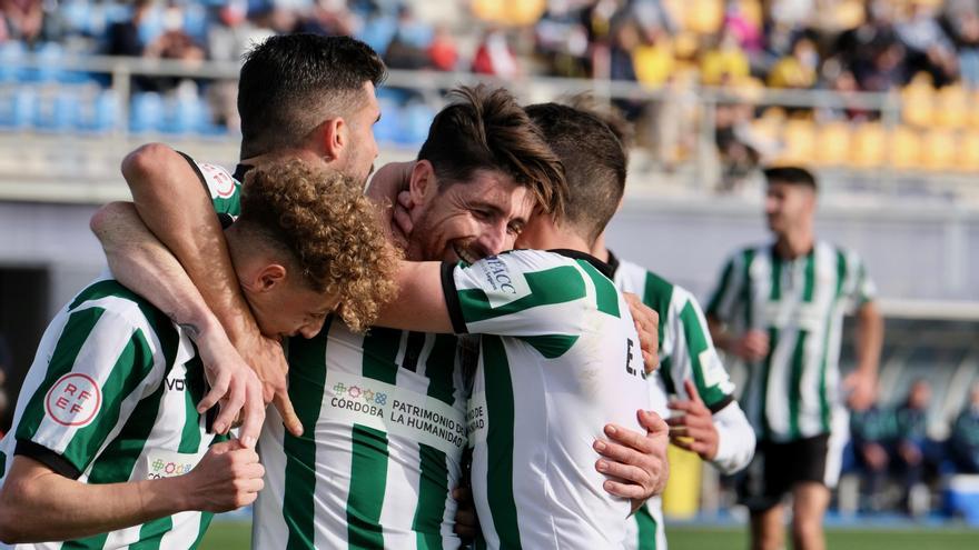 Javi Flores, un capitán del Córdoba CF en plena madurez deportiva