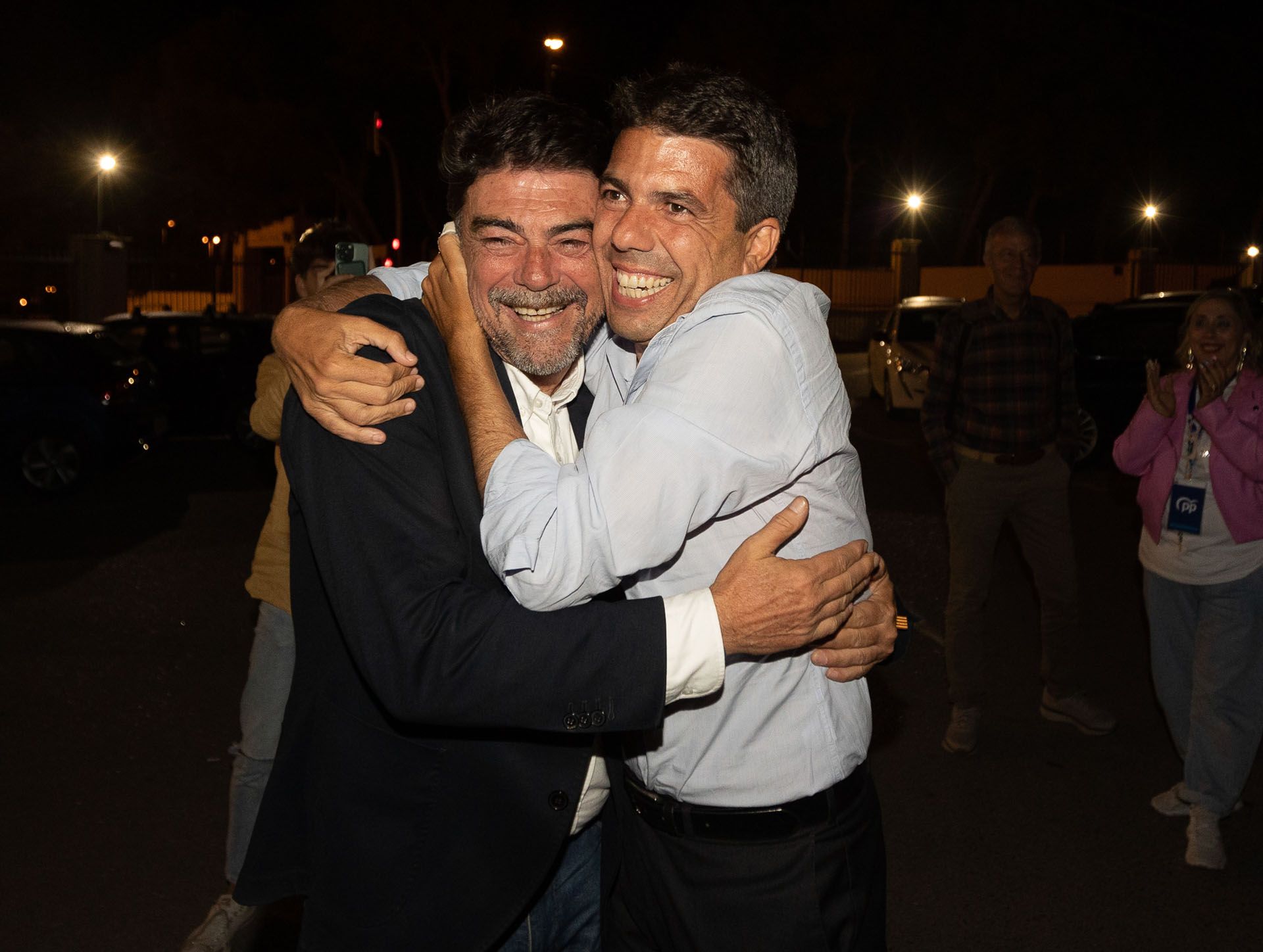 Carlos Mazón celebra su victoria en Alicante