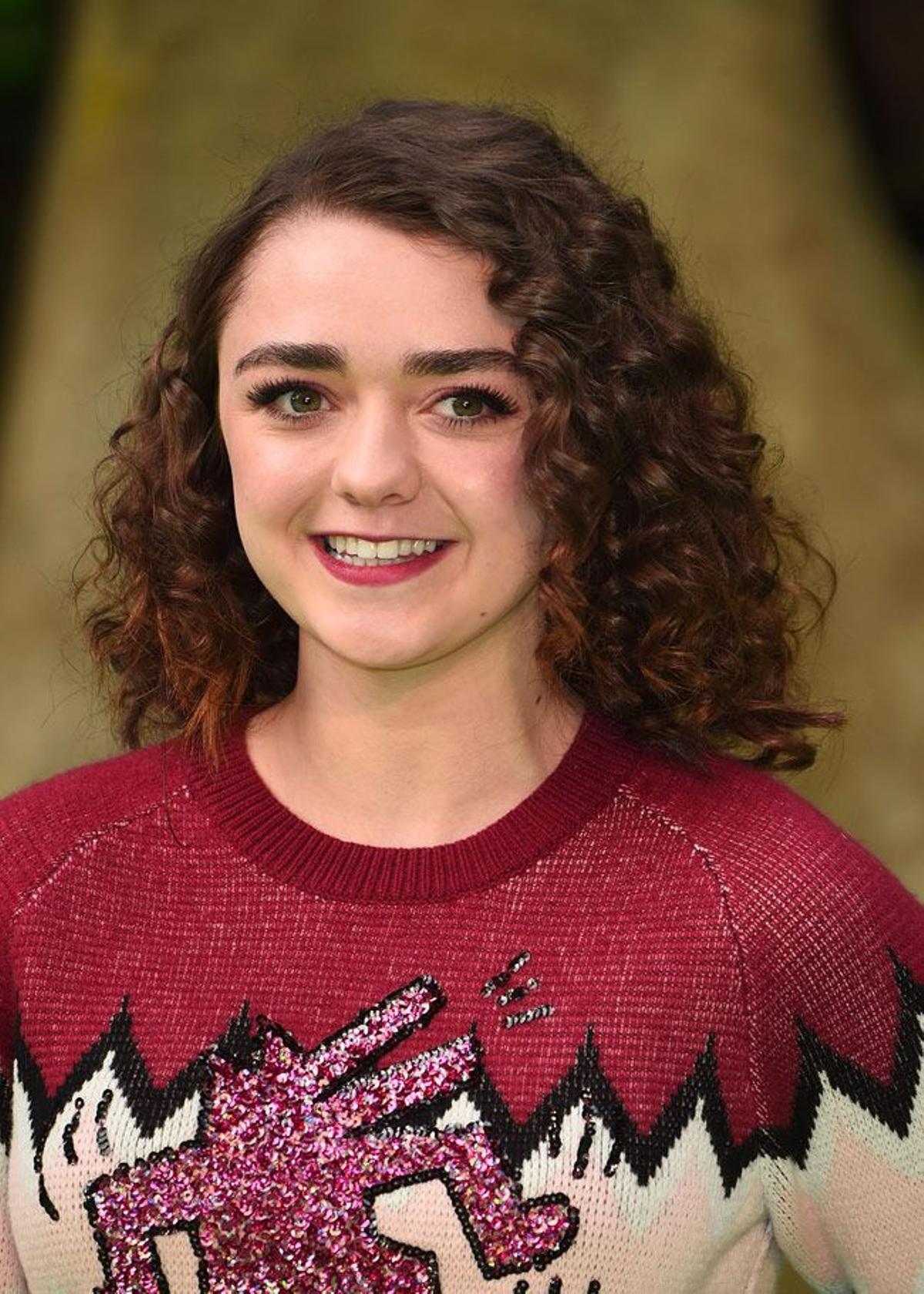 Maisie Williams, ¡que vivan los rizos!