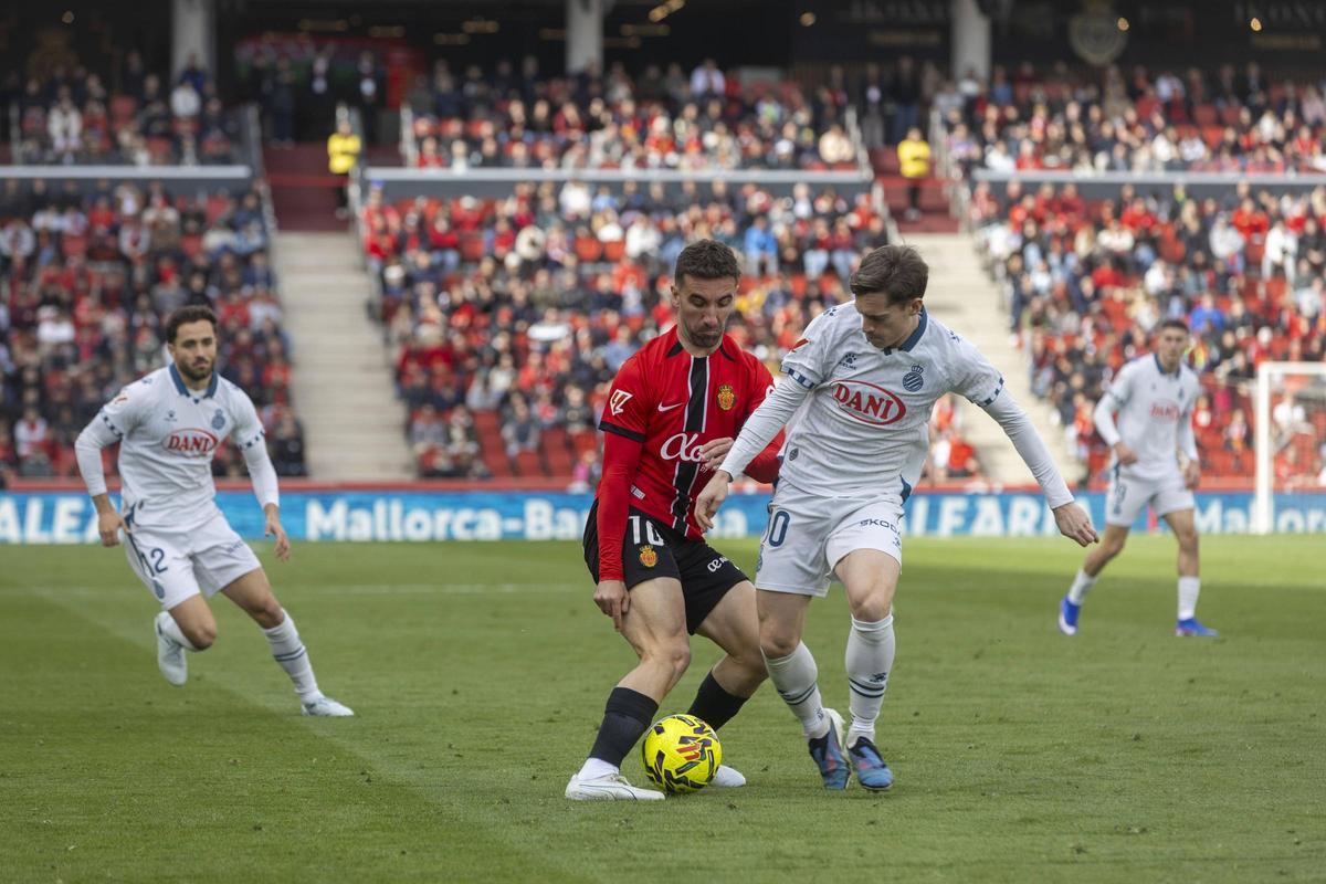 Darder condueix la pilota.