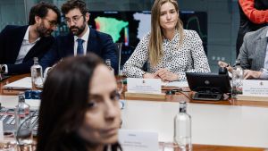 La vicepresidenta tercera y ministra para la Transición Ecológica, Sara Aagesen y la presidenta de Red Eléctrica de España, Beatriz Corredor, asisten a la reunión para el análisis de la crisis eléctrica, a 3 de mayo de 2025, en Madrid (España).