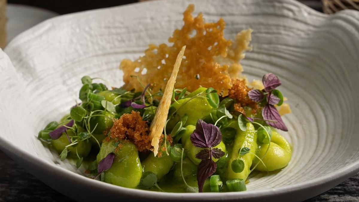 Ñoquis de patata con carbonara de judías verdes y queso crujiente que se cocinará en el 'market' de Virens.