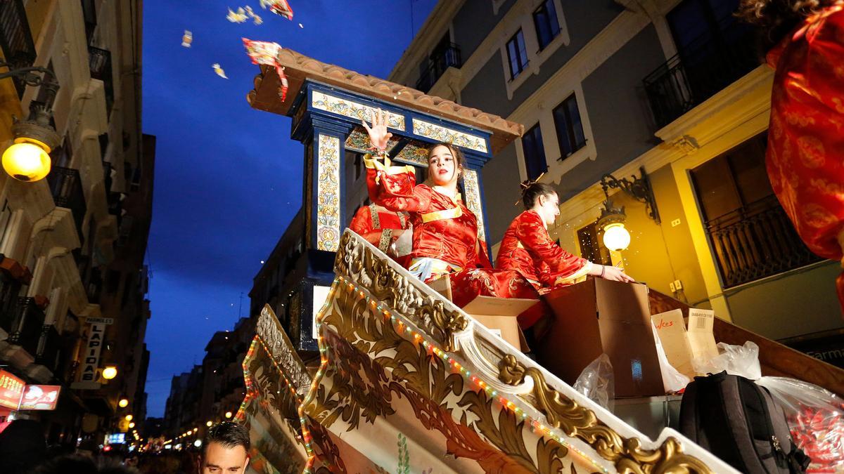 Carroza del desfile del Año Nuevo chino en Russafa