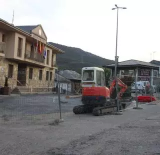 Obras de remodelacion en la plaza de Requejo de Sanabria