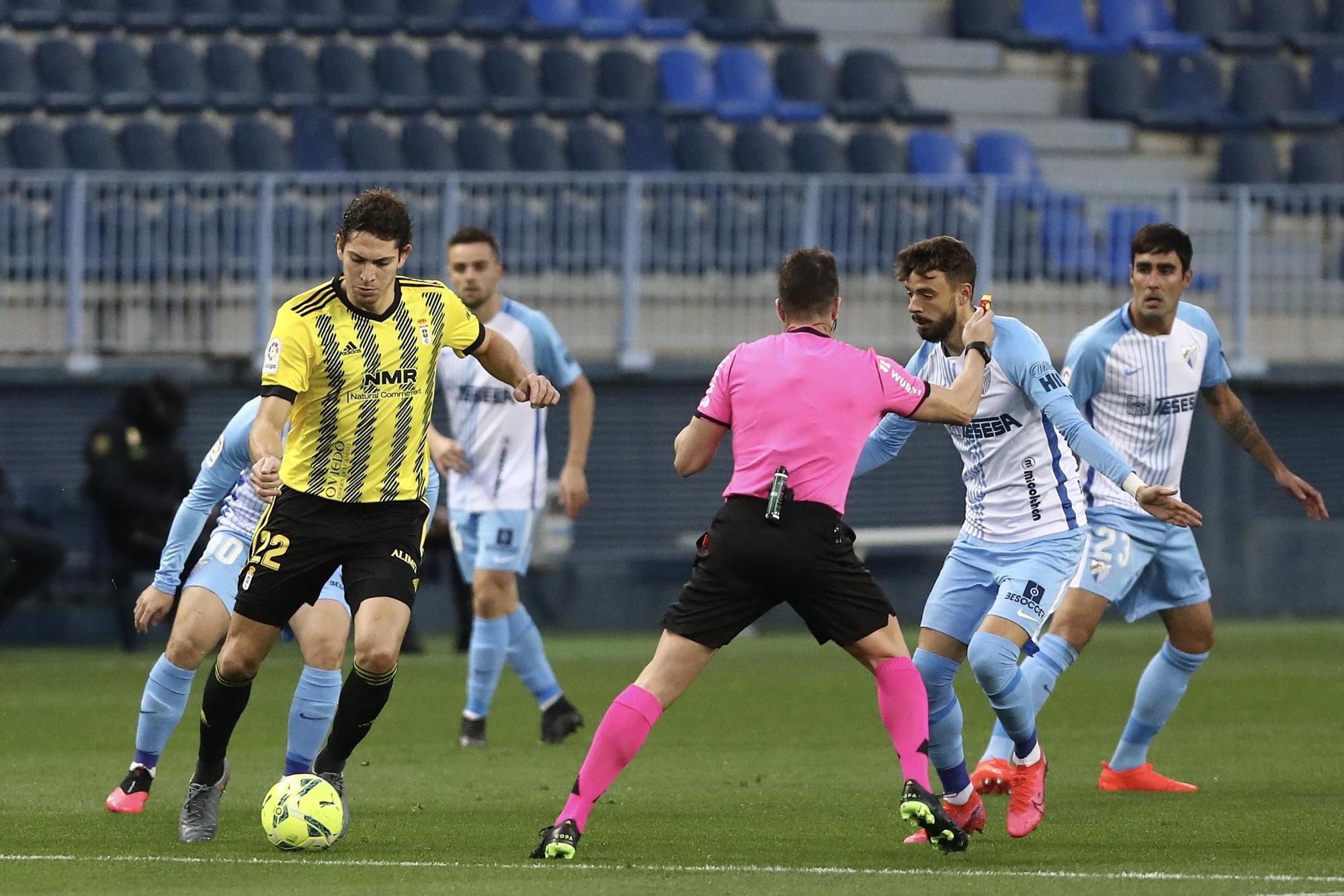 El partido entre el Málaga y el Oviedo, en imágenes