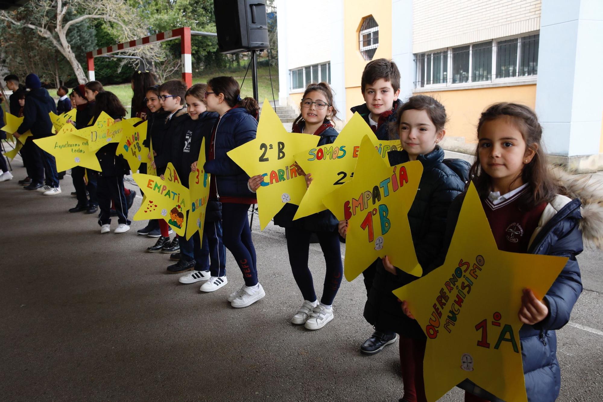 Celebración del Día de la Paz en el colegio Virgen Mediadora (Dominicas)