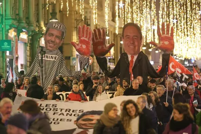 Manifestación en València para que Mazón deje de estar aforado y declare ante la jueza