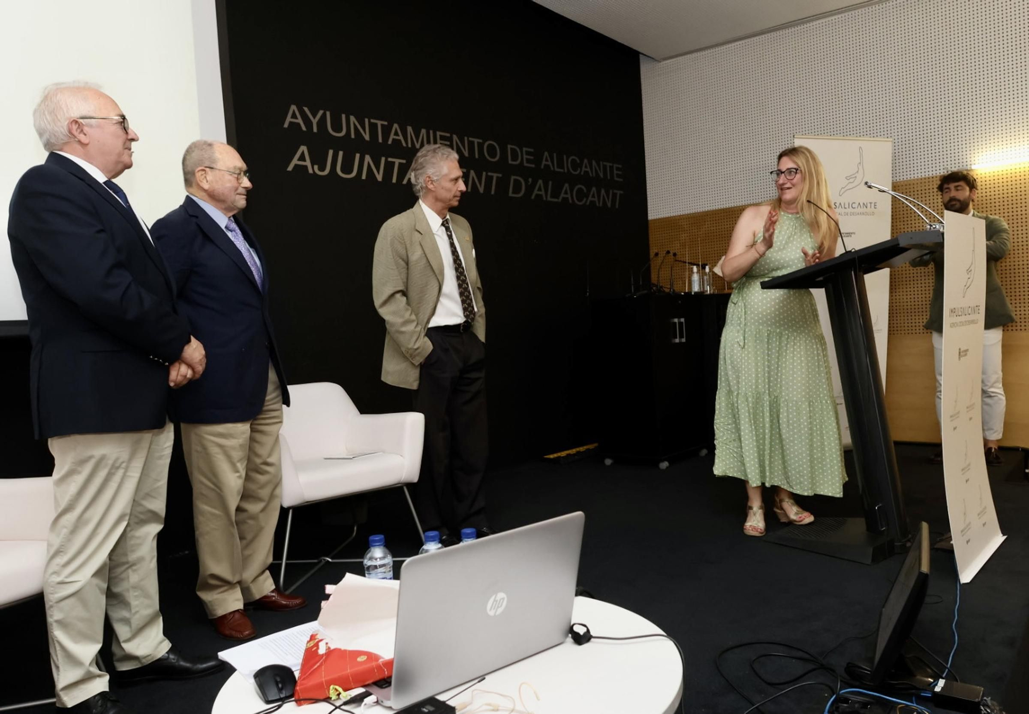 I ciclo de coloquios taurinos en Alicante en el centenario de Paquito Esplá: "Dinastía Bienvenida"