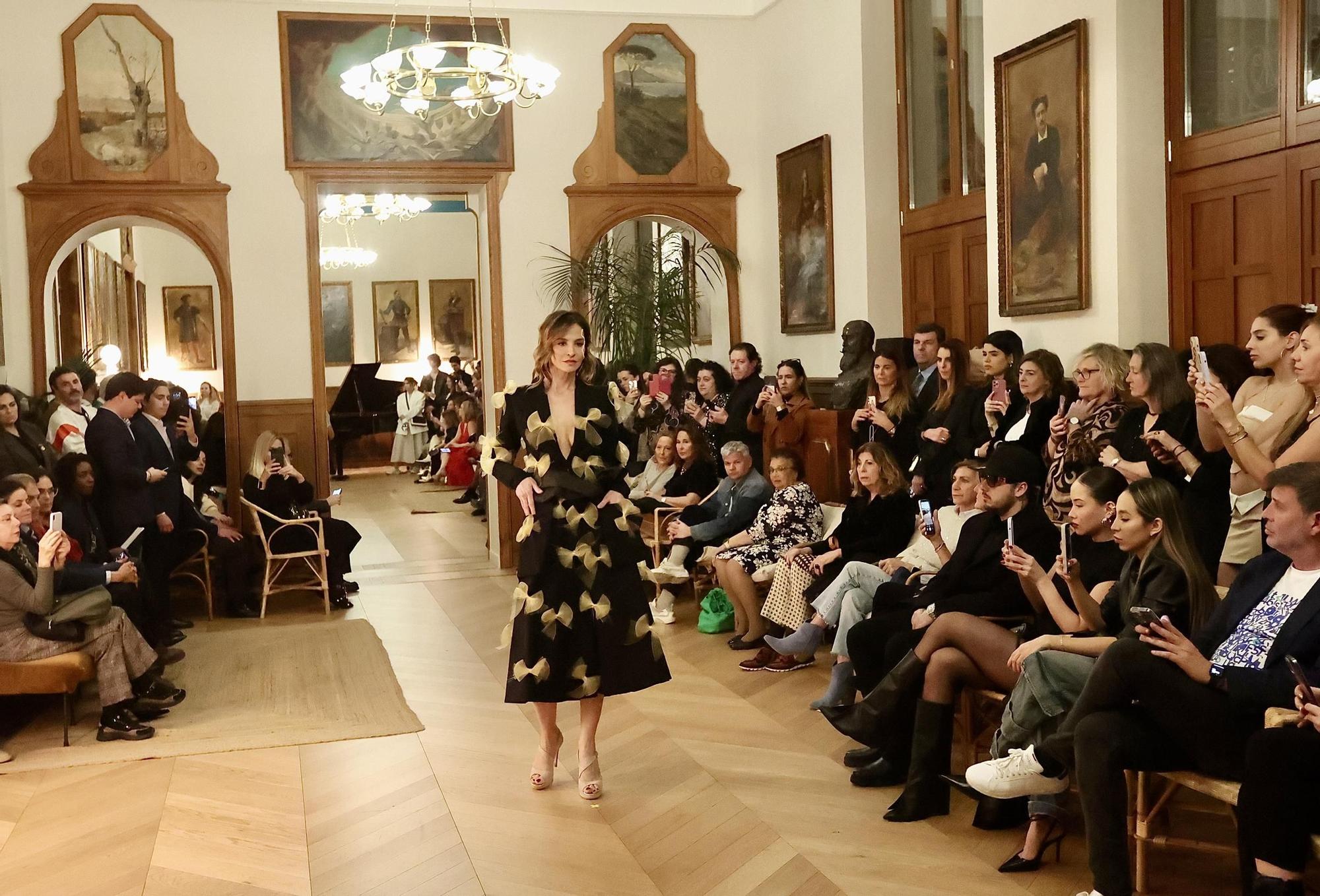 GALERÍA: La diseñadora leonesa María Lafuente reivindica la “individualidad” en el cierre de la Mercedes Benz Fashion Week de Madrid