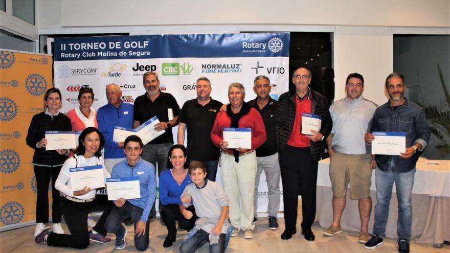 Los premiados en el Torneo Solidario celebrado en el Club de Altorreal.