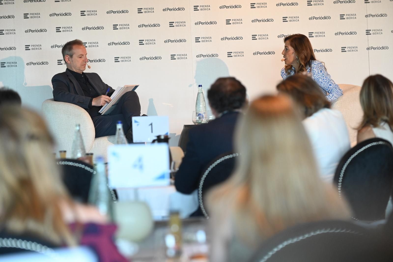 En imágenes | Natalia Chueca hace balance del ecuador del mandato en un desayuno con El Periódico de Aragón