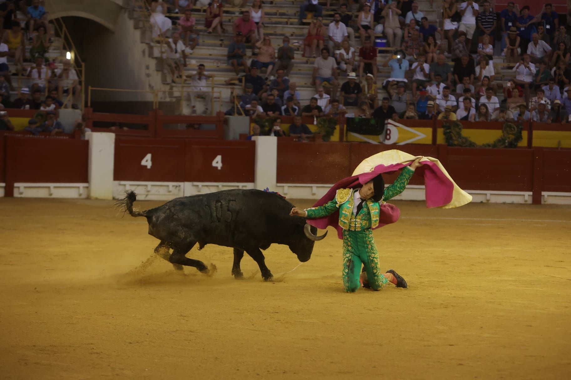 Así ha sido la tarde de Toros de Victorino Martín para Manuel Escribano, en solitario, en Alicante