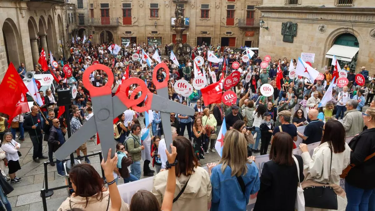 Miles de personas reclaman más profesores y recursos para el sistema educativo gallego