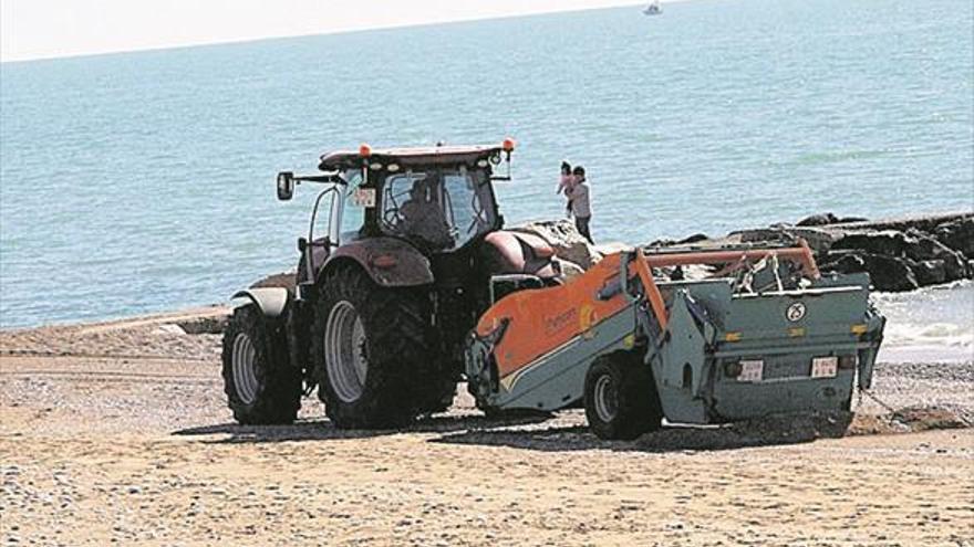 Ponen a punto las playas y recuperan la Barbiguera