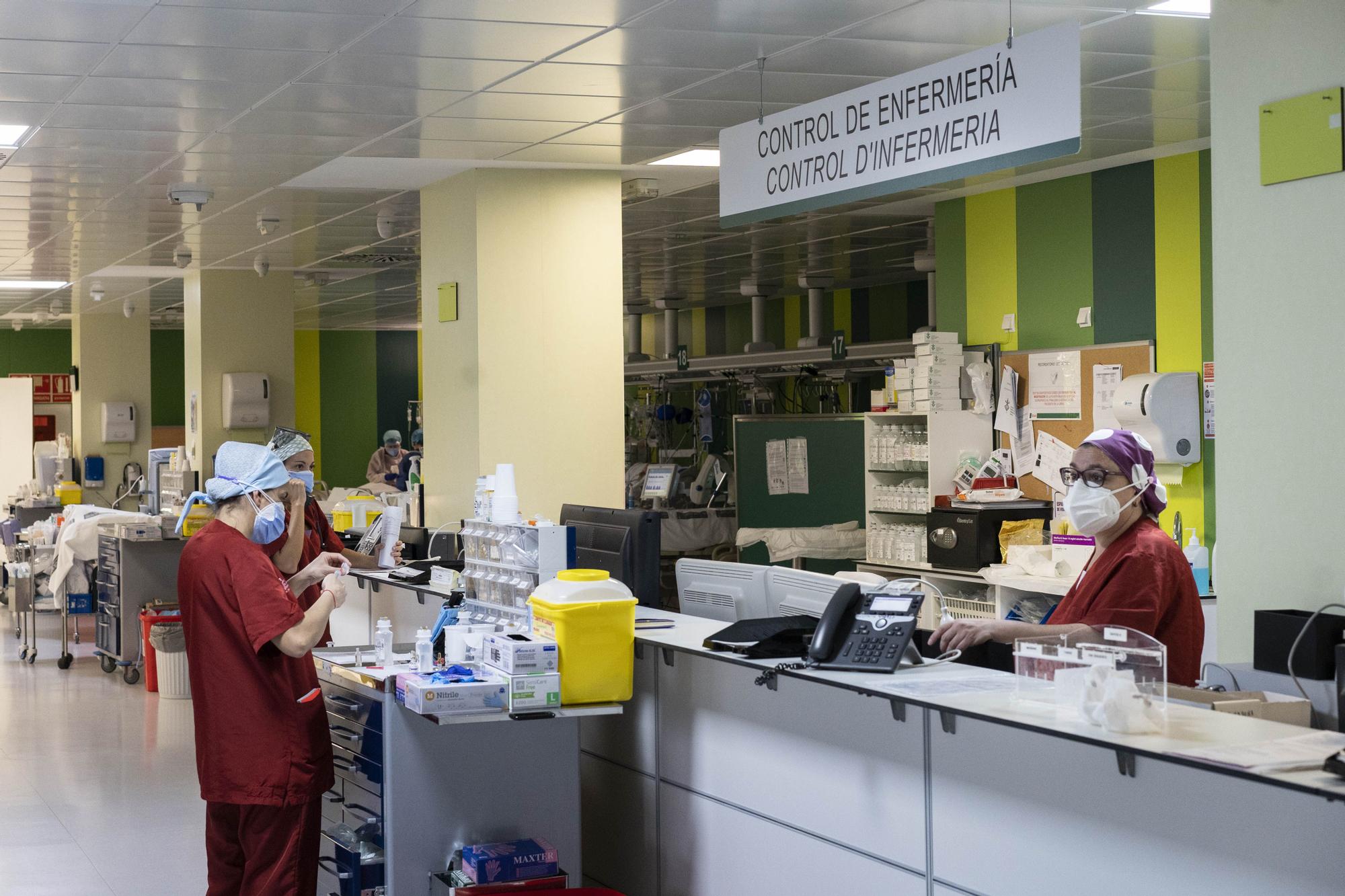 Levante-EMV entra en la sala covid del Hospital General de València: la lucha frente al coronavirus de cerca