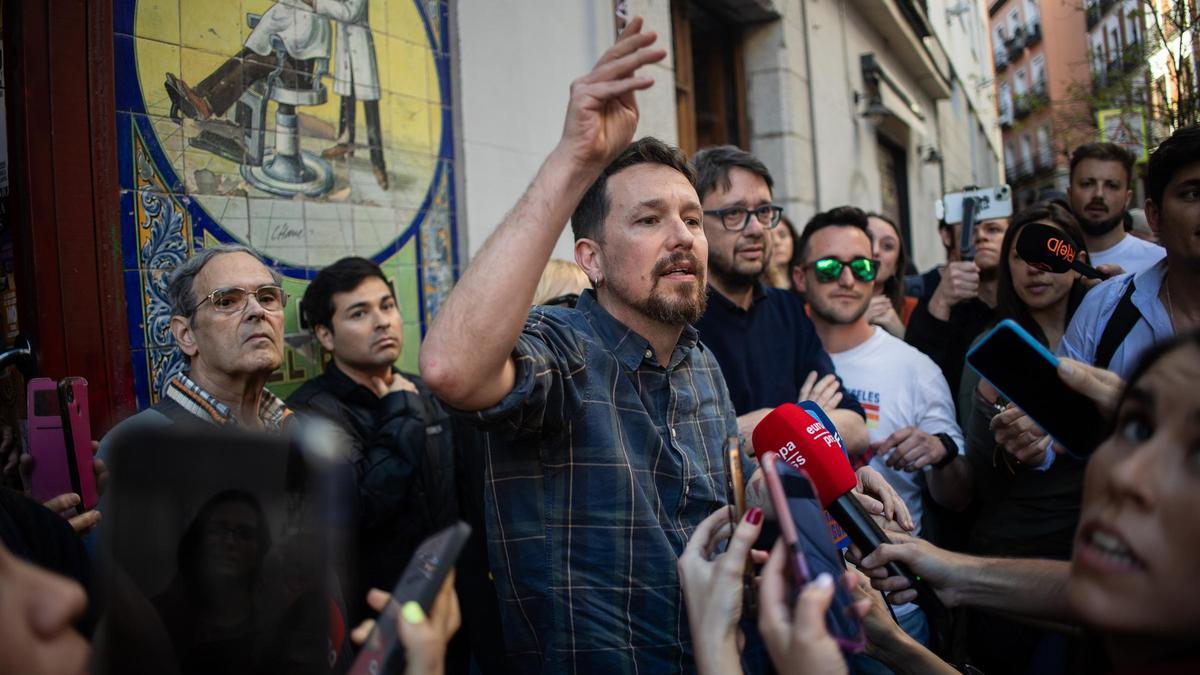 Almeida sanciona a Pablo Iglesias por exceso de aforo en la Taberna Garibaldi: "Que con ese 'crowdfunding' pague la multa"