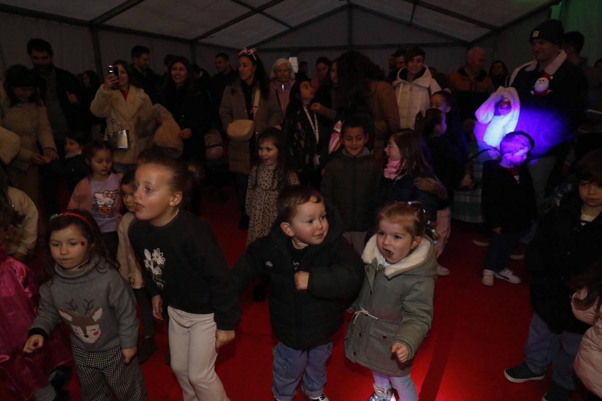 En imágenes: Así fue la "pequenochevieja" de Avilés