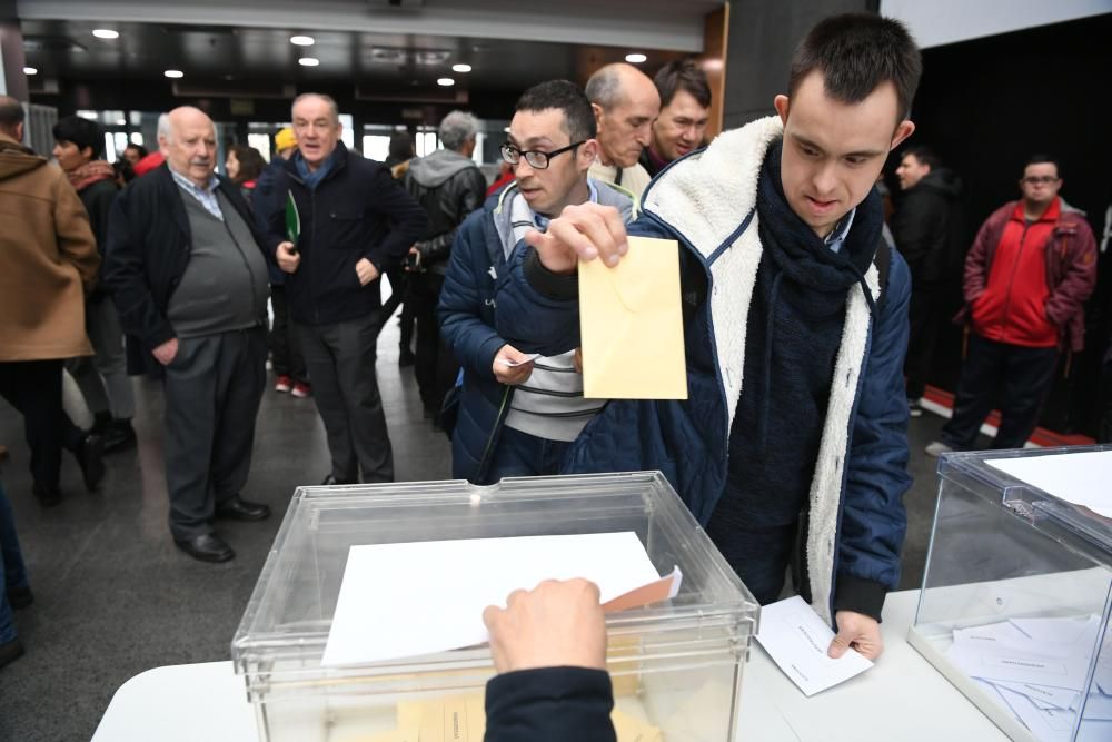 Podrán votar por primera vez en las próximas elecciones del 28 de abril y 26 mayo.