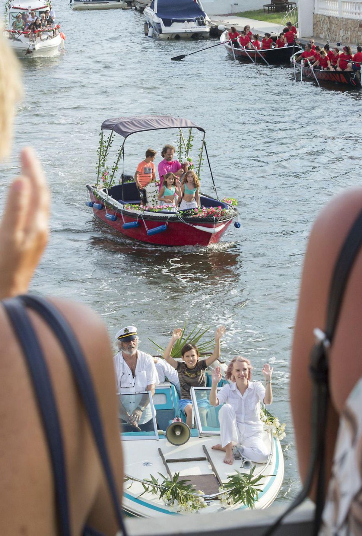 Els canals d’Empuriabrava en una Festa del Carme. | EDUARD MARTÍ
