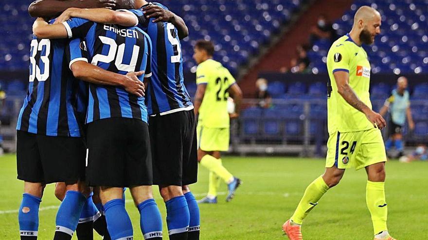 El Inter celebra un gol ante la desolación del Getafe.