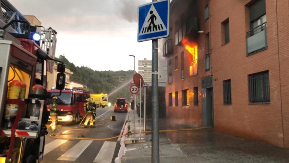 Incendi en un pis a Castellbell i el Vilar