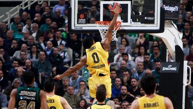 rpaniagua52413351 athens  greece   21 02 2020   barcelona s brandon davies  m 200221230734