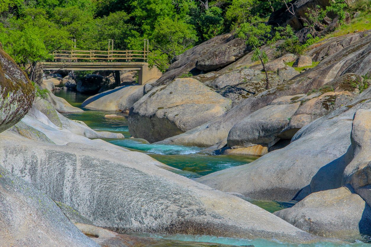 Uno de los varios puentes que hay en el camino de la Garganta de los Infiernos